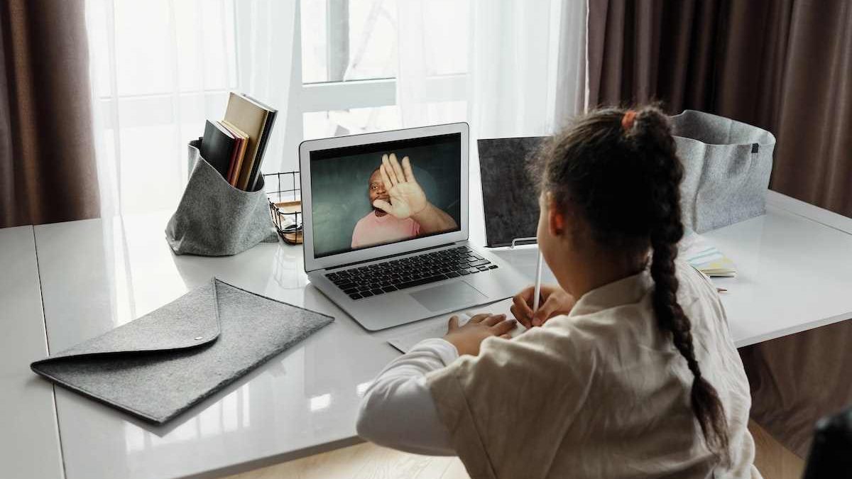 How to Pick the Perfect Laptop for School Work