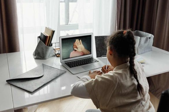 How to Pick the Perfect Laptop for School Work
