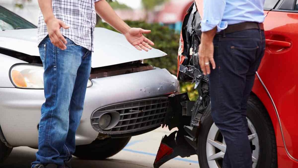 When to Hire a Lawyer for a Car Accident